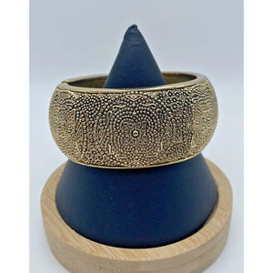 Gold Tone Boho Wide Spring Hinged Bangle Bracelet Metalwork Tribal Bold 7 1/4"